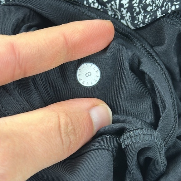 Lululemon Lost In Pace Skirt (Regular) (13") Air Time White Black - Picture 6 of 6